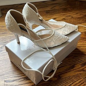 Brand New! White lace pumps